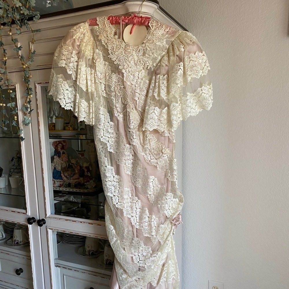 Wedding gown
